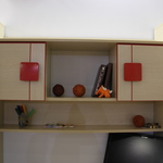 Детская мебель Севилья, шкаф навесной. Цвет: Дуб Линдберг/Красный глянец
